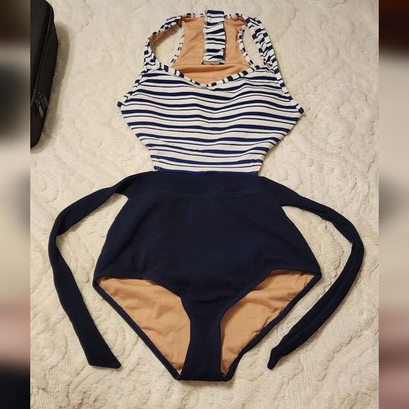 Molybell Modest Swimsuit for Women Athletic One Piece Bathing Suit with Zipper - Picture 3 of 9